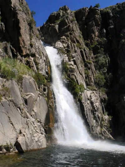 “Salto Escondido” en San Francisco del Monte de Oro, San Luis