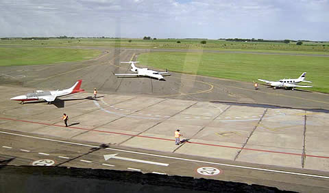 relocalizar el Aeropuerto de Santa Rosa