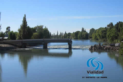 Avanza el nuevo puente La Adela - Rio Colorado